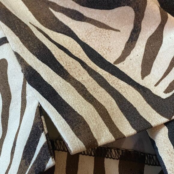 Chico's So Slimming Zebra Print Crop Pants Size 0.5 - Picture 7 of 12